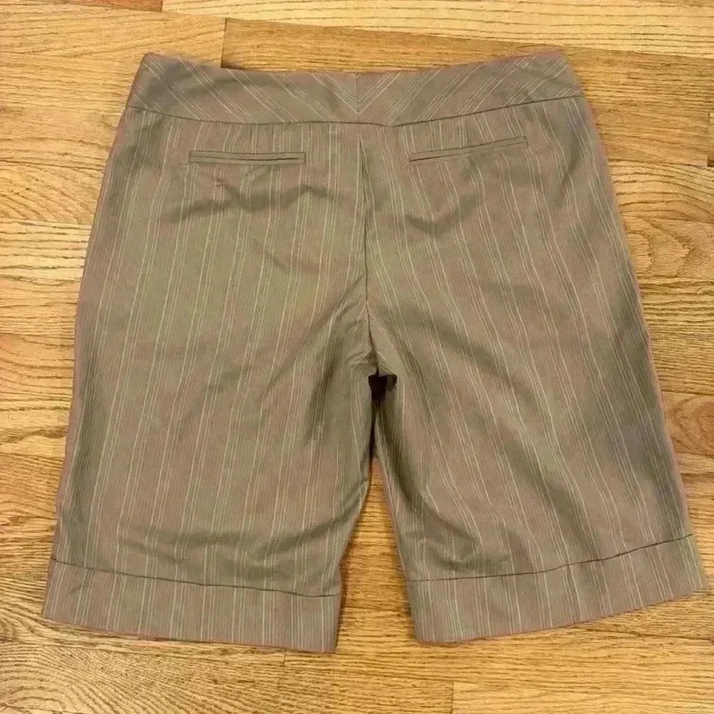Mossimo Women’s Dressy Long striped Shorts Size: 12 with Cuff - Picture 8 of 8